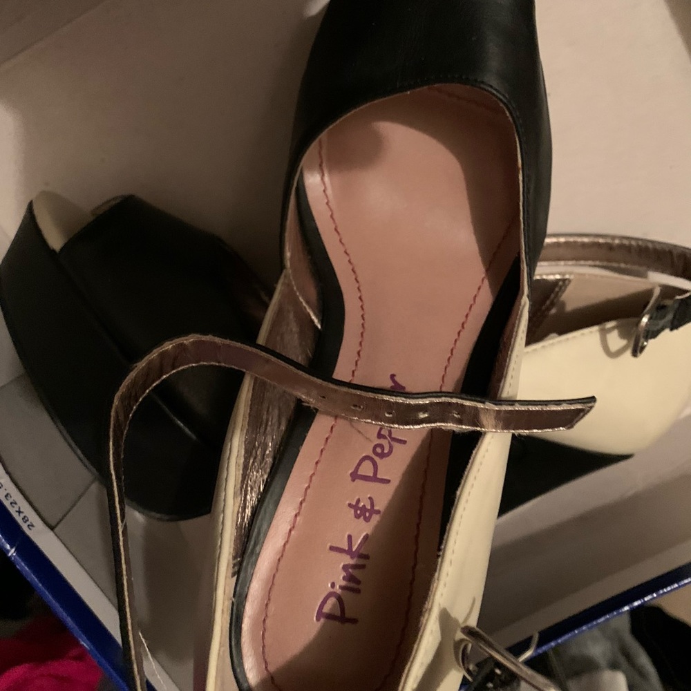 Heels - Picture 2 of 4